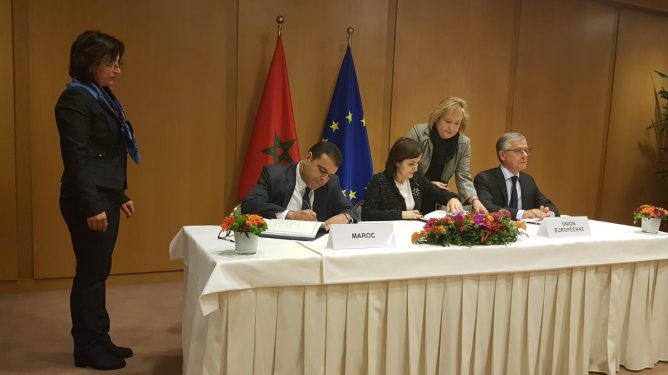 المغرب يوقع مع الاتحاد الأوروبي اتفاق الصيد بصيغة تشمل الصحراء   www.le360.ma