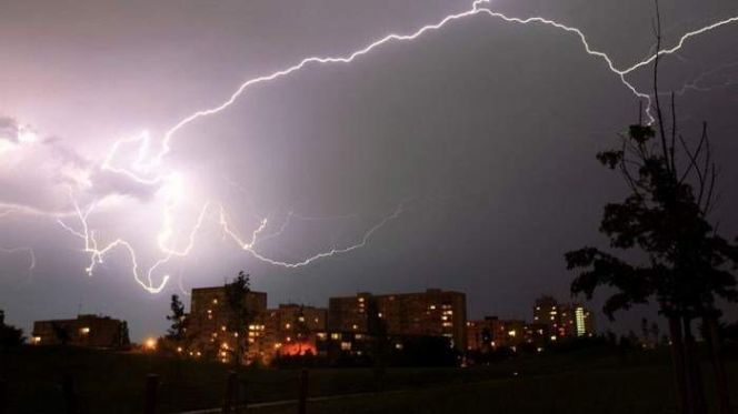 أمطار رعدية أمطار رعدية