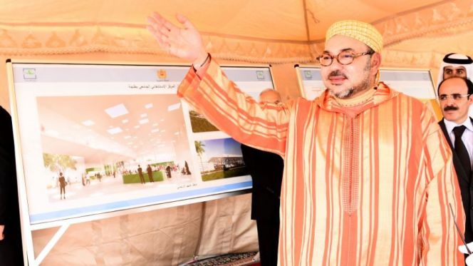الملك يدشن الملك يدشن