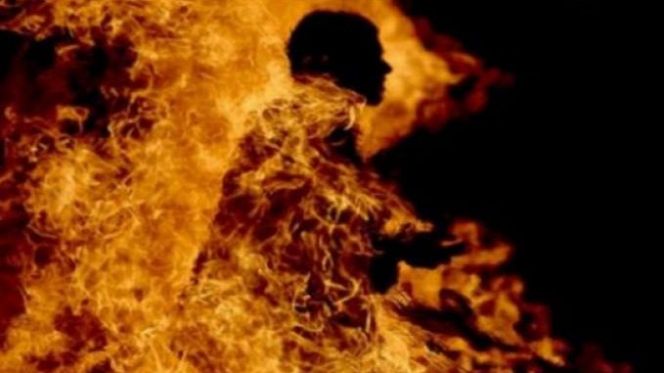 إضرام النار في النفس إضرام النار في النفس