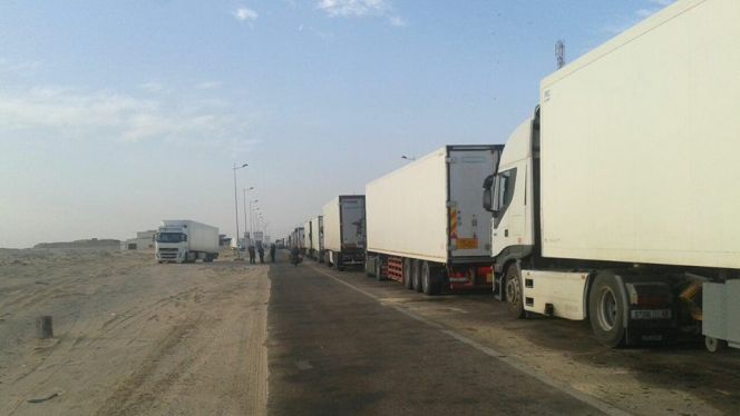 شاحنات مغربية بمنطقة قندهار شاحنات مغربية بمنطقة قندهار