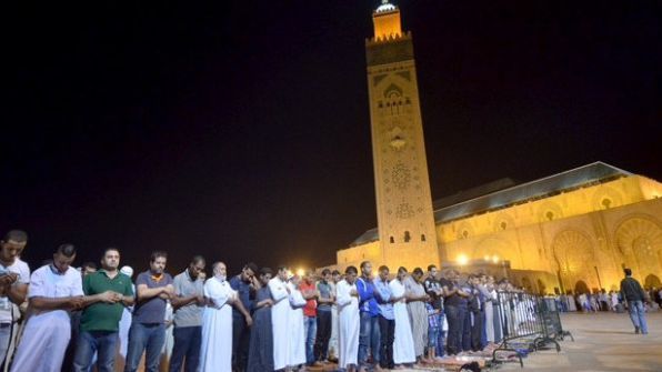 التراويح بمسجد الحسن الثاني التراويح بمسجد الحسن الثاني