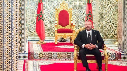 الملك يستقبل الملك يستقبل