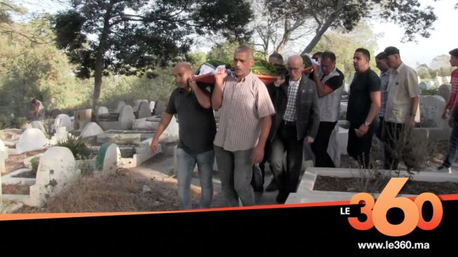 غلاف فيديو - جنازة الفنان التشكيلي المغربي بن دحمان بمقبرة طنجة غلاف فيديو - جنازة الفنان التشكيلي المغربي بن دحمان بمقبرة طنجة