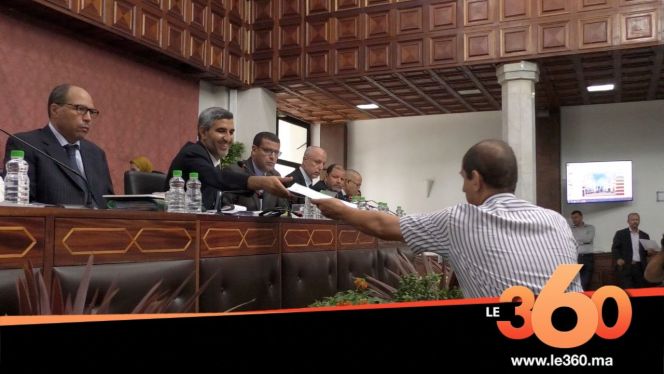 غلاف فيديو - لهذا انسحب مستشارو حزب "البام" من دورة مجلس مدينة الدارالبيضاء غلاف فيديو - لهذا انسحب مستشارو حزب "البام" من دورة مجلس مدينة الدارالبيضاء