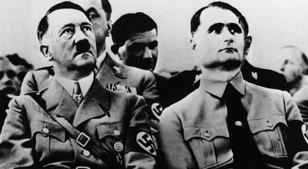 هتلر وصديقه هيس