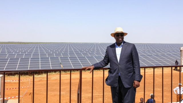 Sénégal: "le Seigneur des panneaux" décrète une baisse de 10% du prix de l'électricité Sénégal: "le Seigneur des panneaux" décrète une baisse de 10% du prix de l'électricité
