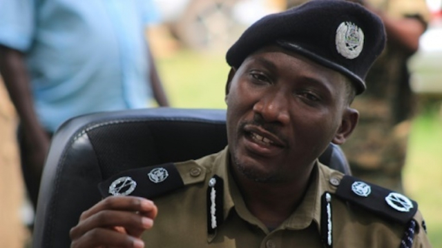 Ouganda: le porte-parole de la police sauvagement abattu devant son domicile Ouganda: le porte-parole de la police sauvagement abattu devant son domicile