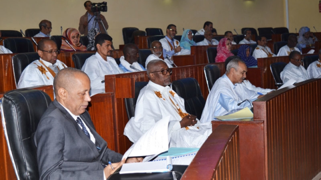 Mauritanie: Ould Abdel Aziz et sa réforme désavoués par les sénateurs Mauritanie: Ould Abdel Aziz et sa réforme désavoués par les sénateurs