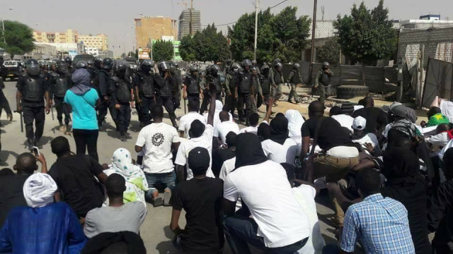 Mauritanie: une arche des jeunes pour dénoncer leur marginalisation Mauritanie: une arche des jeunes pour dénoncer leur marginalisation