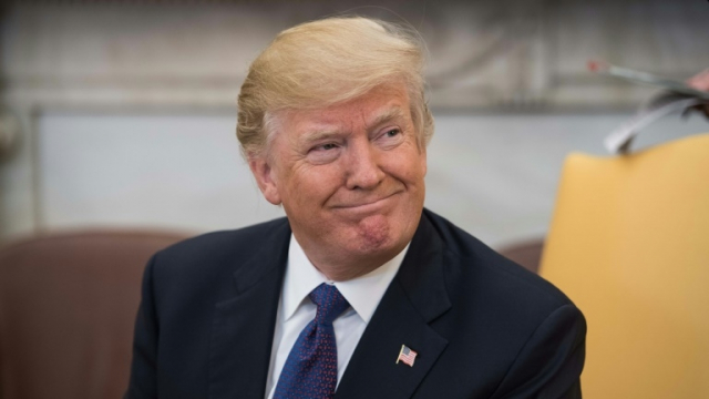 Donald Trump souriant Donald Trump souriant