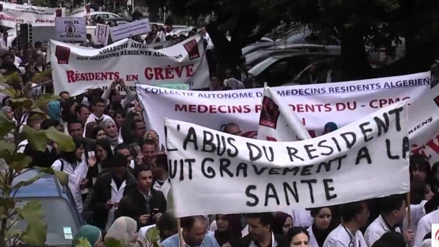 Diapo. Algérie: les médecins résidents matés par les forces de l'ordre Diapo. Algérie: les médecins résidents matés par les forces de l'ordre