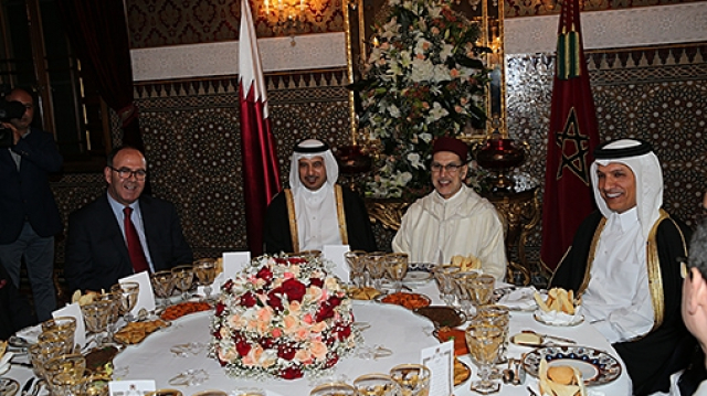 le Roi offre un dîner en l’honneur du Premier ministre et ministre de l’Intérieur du Qatar le Roi offre un dîner en l’honneur du Premier ministre et ministre de l’Intérieur du Qatar