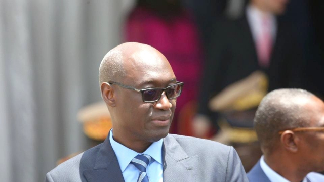 Vidéo. Sénégal: un haut fonctionnaire limogé sur décret présidentiel Vidéo. Sénégal: un haut fonctionnaire limogé sur décret présidentiel