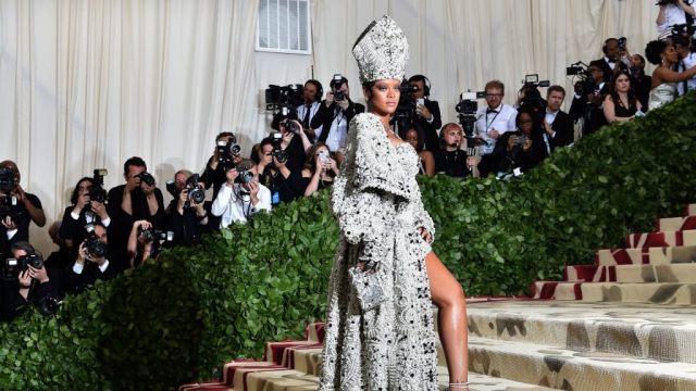 Rihanna dans le rôle de la papesse Rihanna dans le rôle de la papesse