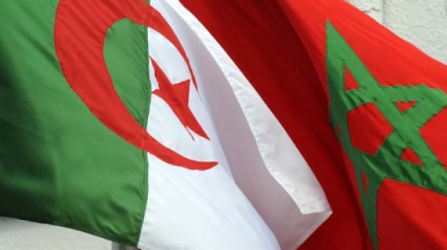 Maroc Algérie drapeaux Maroc Algérie drapeaux