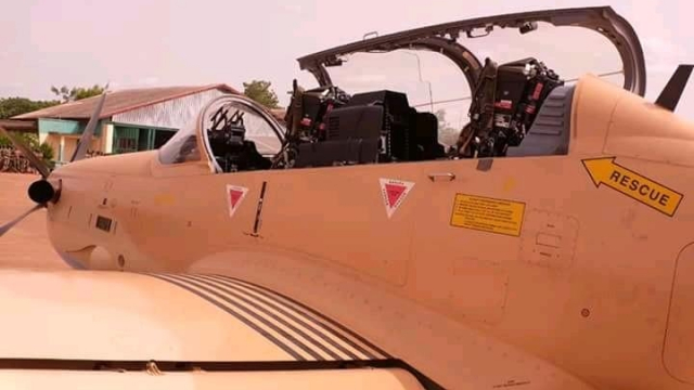 Diapo. Mali: L'armée prend possession de 4 nouveaux avions d’attaque Diapo. Mali: L'armée prend possession de 4 nouveaux avions d’attaque