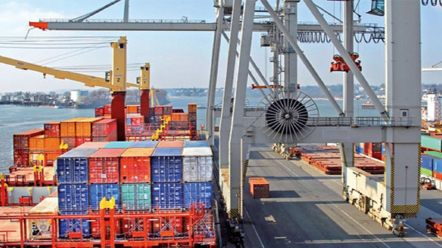 Tunisie: les exportations en forte hausse mais le déficit commercial persiste Tunisie: les exportations en forte hausse mais le déficit commercial persiste