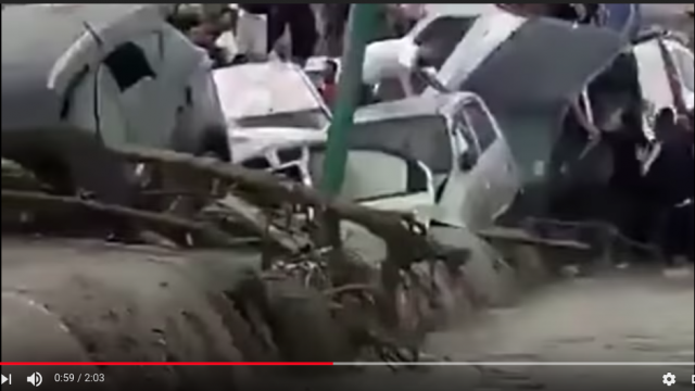 Vidéo. Algérie: de fortes intempéries emportent des voitures et font deux morts Vidéo. Algérie: de fortes intempéries emportent des voitures et font deux morts