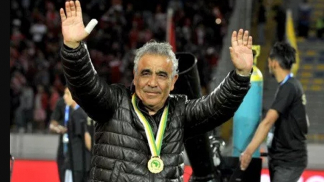 Benzarti et la médaille de supercoupe africaine gagnée avec le Wydad Benzarti et la médaille de supercoupe africaine gagnée avec le Wydad