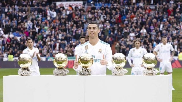 CR7 gold balloons CR7 gold balloons