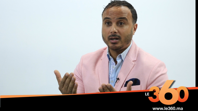 cover vidéo: Le360.ma •حاتم السلاوي: الفن المغربي غادي في الخسران والملاهي ضرورية cover vidéo: Le360.ma •حاتم السلاوي: الفن المغربي غادي في الخسران والملاهي ضرورية