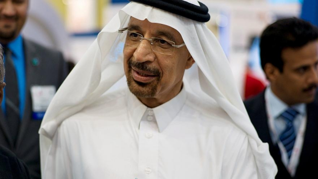 Pétrole: un ministre saoudien fait chuter le pétrole en deçà de 60 dollars Pétrole: un ministre saoudien fait chuter le pétrole en deçà de 60 dollars