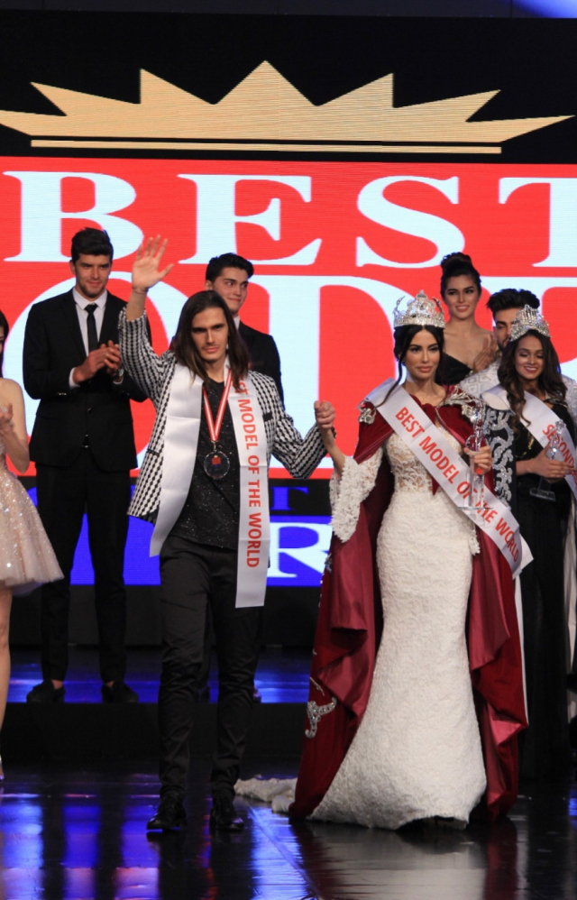 Iman Casablanca reçoit le prix de Best Model Iman Casablanca reçoit le prix de Best Model