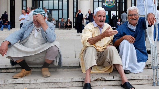 Algérie. Une bombe sociale à retardement: une population qui vieillit devant un pétrole qui se tarit Algérie. Une bombe sociale à retardement: une population qui vieillit devant un pétrole qui se tarit