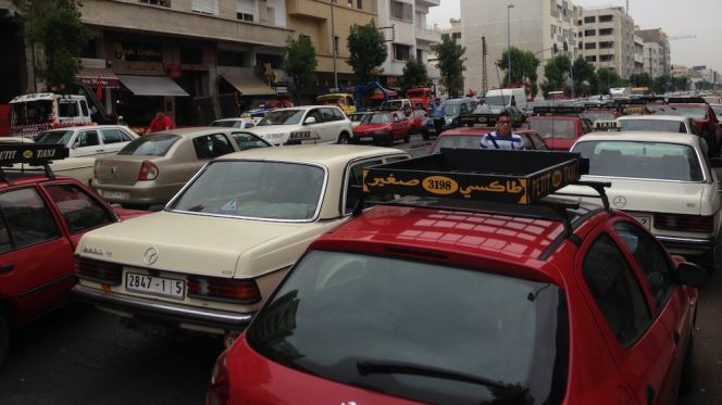 سيارة الأجرة سيارة الأجرة