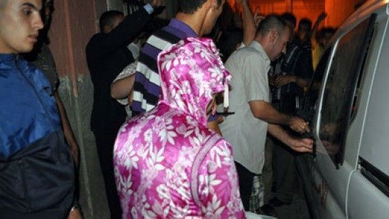 إيقاف امرأة خيانة إيقاف امرأة خيانة