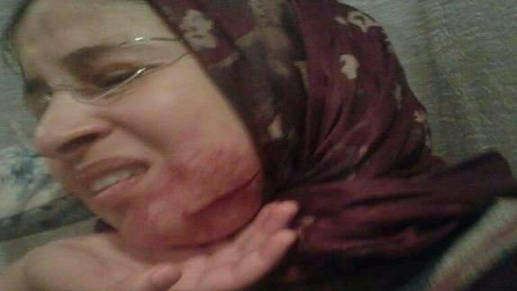 صورة تلميذ يشرمل أستاذته بثانوية الحسين بن علي بالبيضاء Www Le360 Ma