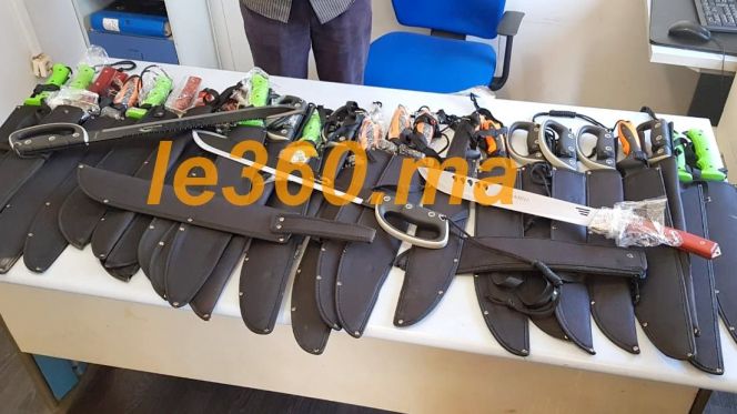 بالصور جمارك سبتة المحتلة تحجز سيوفا خطيرة لدى مهرب Www Le360 Ma