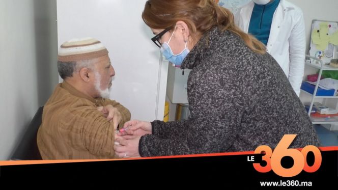 غلاف فيديو - خوفا من الأنفلونزا.. مواطنون يتقاطرون على معهد باستور للتلقيح غلاف فيديو - خوفا من الأنفلونزا.. مواطنون يتقاطرون على معهد باستور للتلقيح