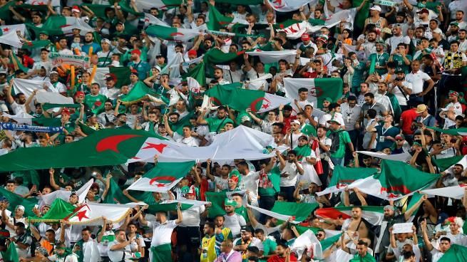 جماهير المنتخب الجزائري جماهير المنتخب الجزائري