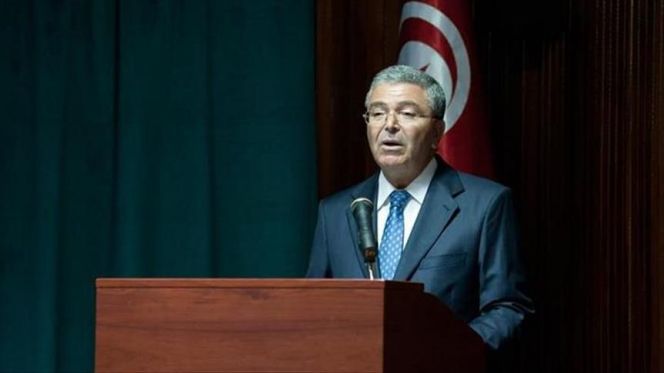 وزير الدفاع التونسي عبد الكريم الزبيدي وزير الدفاع التونسي عبد الكريم الزبيدي