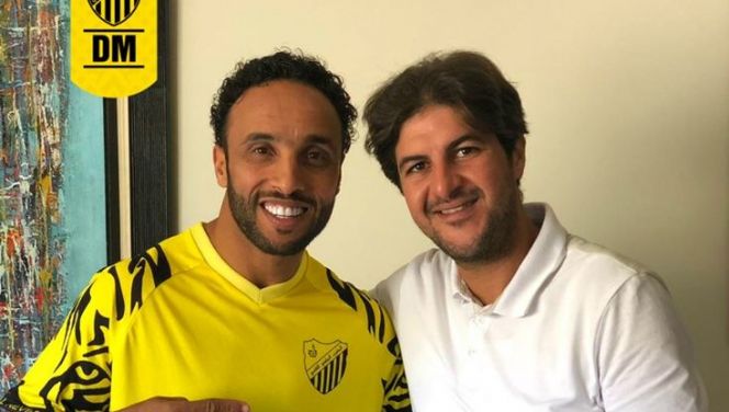 الراقي يوقع في المغرب الفاسي الراقي يوقع في المغرب الفاسي