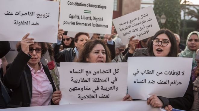 وقفة لمحاربة العنف ضد النساء وقفة لمحاربة العنف ضد النساء