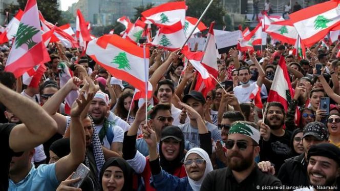 احتجاجات لبنان احتجاجات لبنان