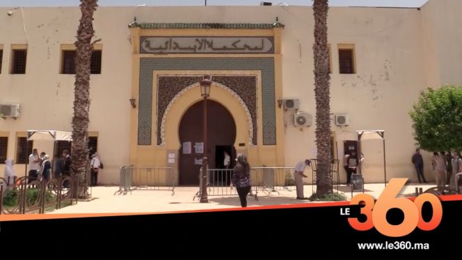 Cover Vidéo - هذا ما قررته المحكمة في أول جلسة لمحاكمة يوسف الزروالي Cover Vidéo - هذا ما قررته المحكمة في أول جلسة لمحاكمة يوسف الزروالي