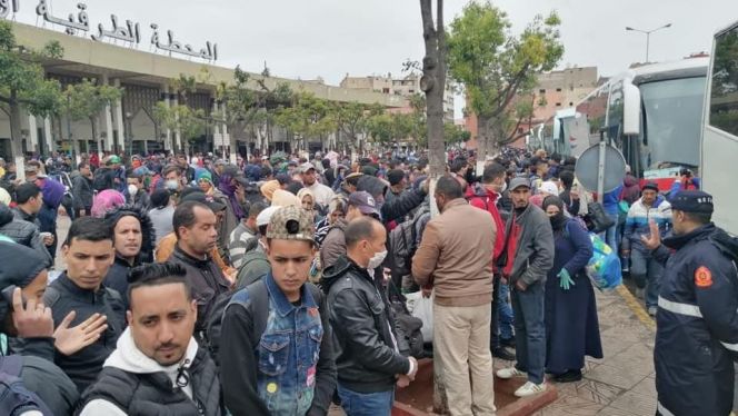 ازدحام بمحطة ولاد زيان بالدار البيضاء ازدحام بمحطة ولاد زيان بالدار البيضاء