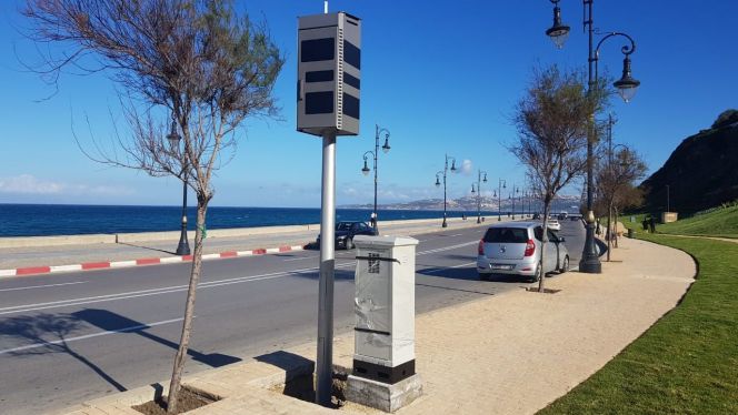 بالصور: تركيب ذاكرات الرصد برادارات السرعة الجديدة بطنجة بالصور: تركيب ذاكرات الرصد برادارات السرعة الجديدة بطنجة