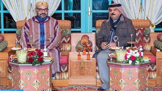 الملك محمد السادس إلى جانب ملك البحرين الملك محمد السادس إلى جانب ملك البحرين