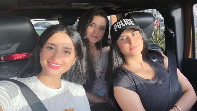 سلمى رشيد وشقيقتيها سلمى رشيد وشقيقتيها