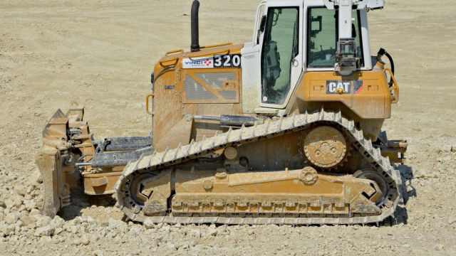 Bulldozer en panne: Algérie à la recherche de 4 milliards de dollars désespérément Bulldozer en panne: Algérie à la recherche de 4 milliards de dollars désespérément