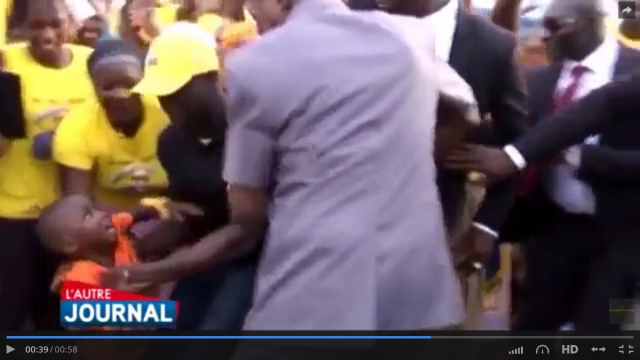 Vidéo. le président guinéen assène un coup à son garde du corps à cause d&#039;un enfant