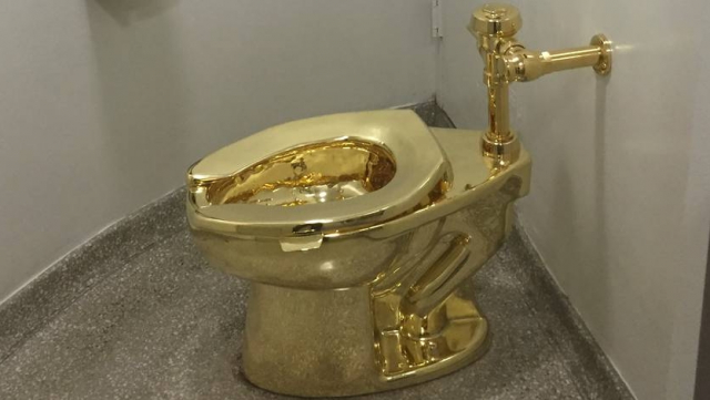Toilettes en or Toilettes en or