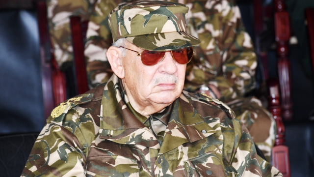 Le général Ahmed Gaïd Salah, chef de l’Etat major de l’armée algérienne. Le général Ahmed Gaïd Salah, chef de l’Etat major de l’armée algérienne.