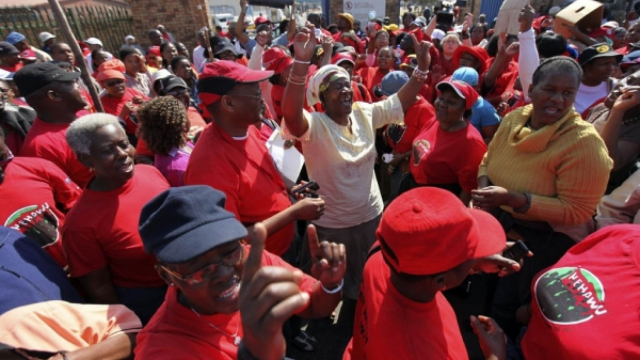 Afrique du Sud: les fonctionnaires en grève lundi pour leurs salaires