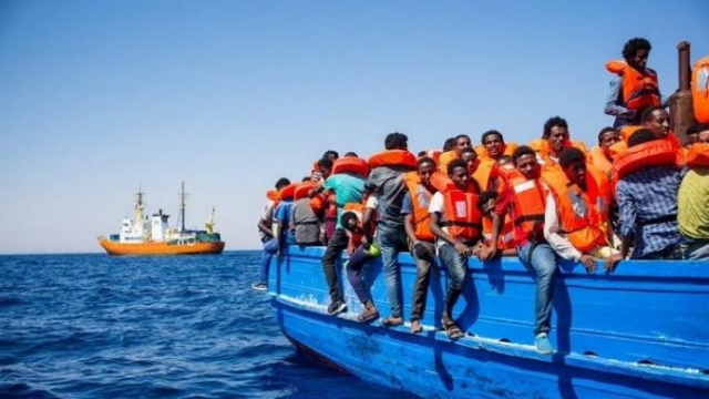 Mauritanie: interception d'une barque de migrants faisant cap vers les Canaries Mauritanie: interception d'une barque de migrants faisant cap vers les Canaries